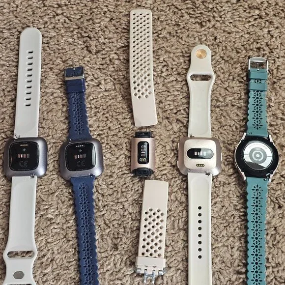 READ Lot of 5 Fitbit Watches & Samsung Watch + 29 Bands and Chargers Untested - Picture 4 of 12
